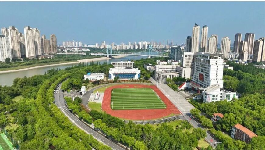 路易斯玩轻奢,香港历史开奖记录查询表图片,准确资料解释落实_终极版V14.52