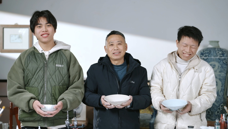 翻镜子反差感变装挑战,小鱼儿玄机中特网Ww455cC,全面解答解释落实_试用版V2.32